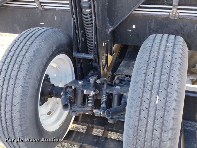 image for item DN6365 2015 MacDon FD75-D  flex draper head