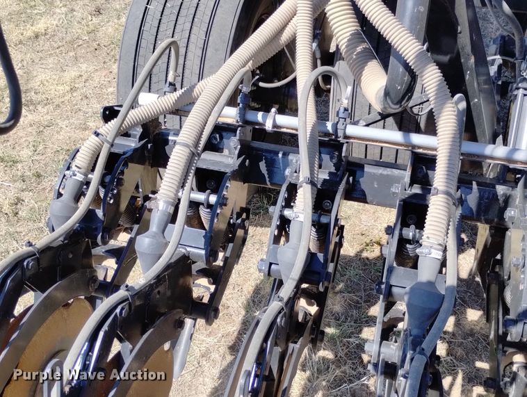 image for item DN6366 2014 CrustBuster 4560  air seeder
