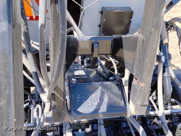 image for item DN6366 2014 CrustBuster 4560  air seeder