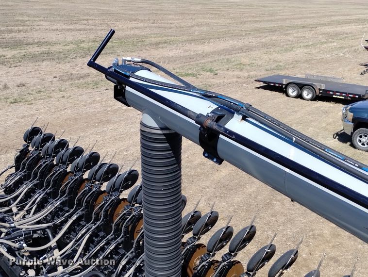 image for item DN6366 2014 CrustBuster 4560  air seeder