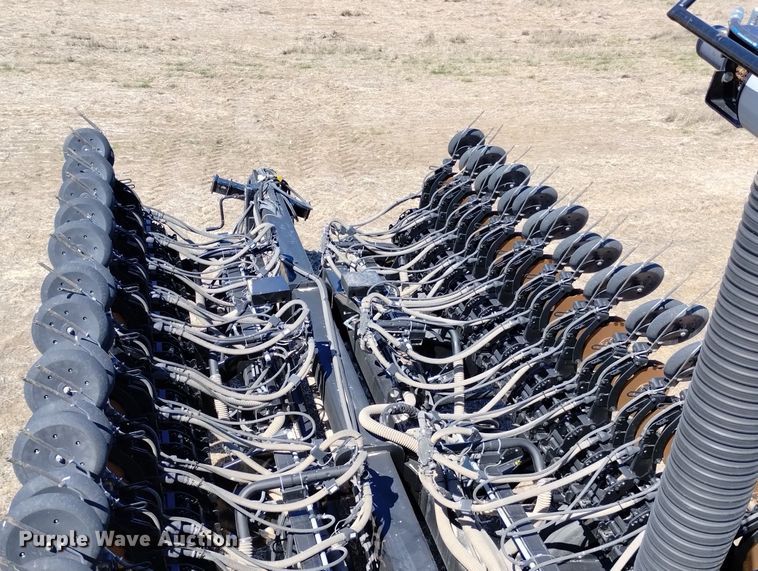 image for item DN6366 2014 CrustBuster 4560  air seeder
