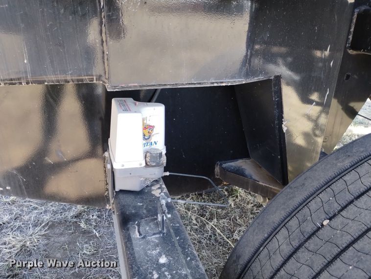 image for item DN6366 2014 CrustBuster 4560  air seeder