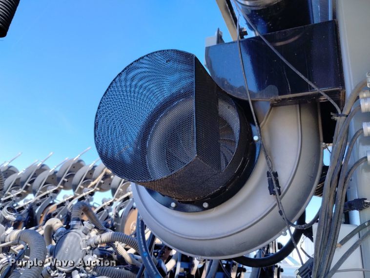 image for item DN6366 2014 CrustBuster 4560  air seeder