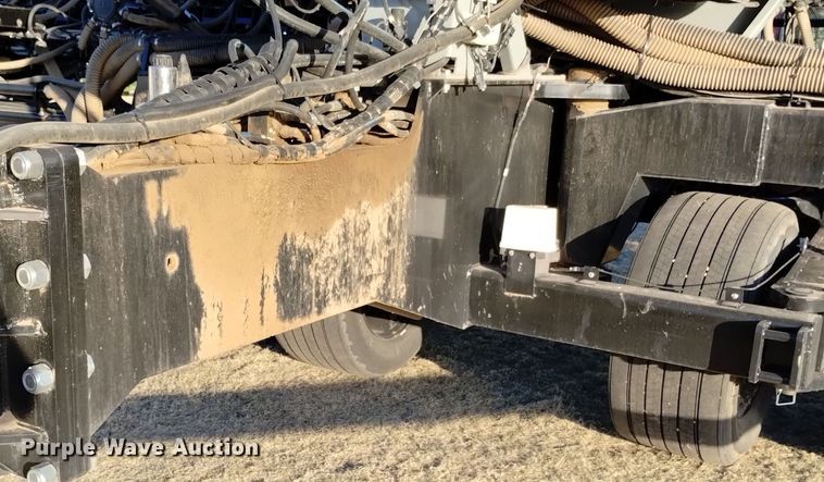 image for item DN6366 2014 CrustBuster 4560  air seeder