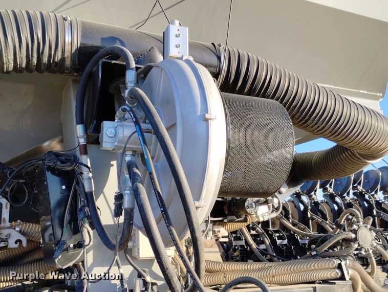 image for item DN6366 2014 CrustBuster 4560  air seeder