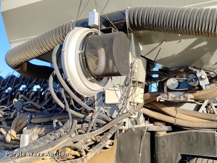 image for item DN6366 2014 CrustBuster 4560  air seeder