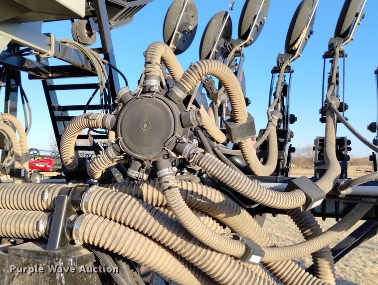 image for item DN6366 2014 CrustBuster 4560  air seeder