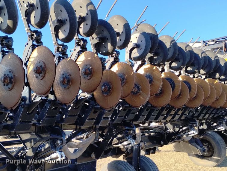 image for item DN6366 2014 CrustBuster 4560  air seeder