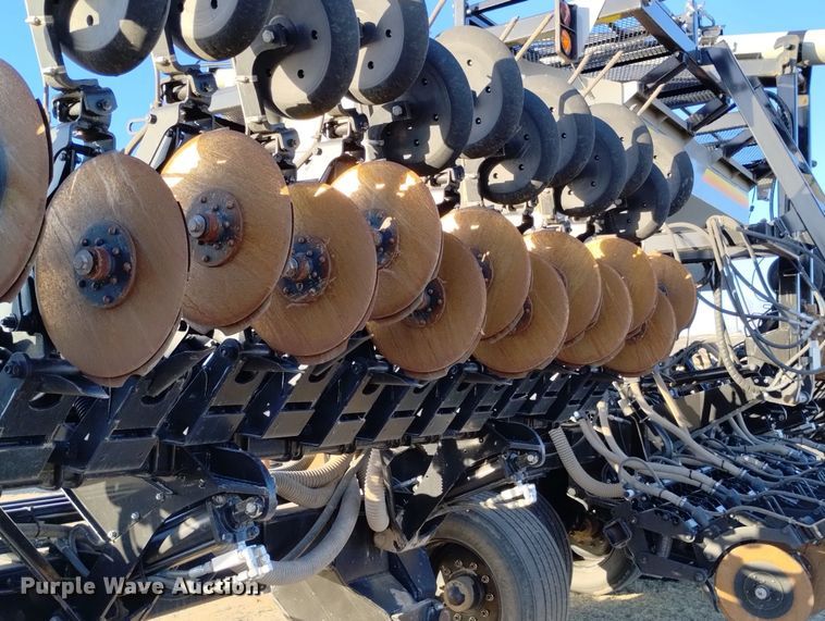 image for item DN6366 2014 CrustBuster 4560  air seeder
