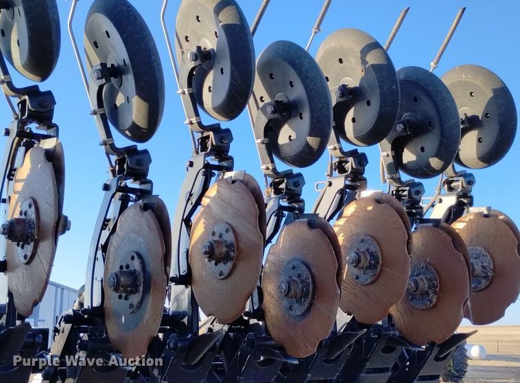image for item DN6366 2014 CrustBuster 4560  air seeder