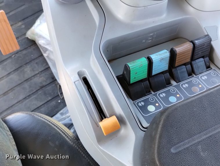 image for item DN6367 2015 New Holland T8.410  MFWD tractor