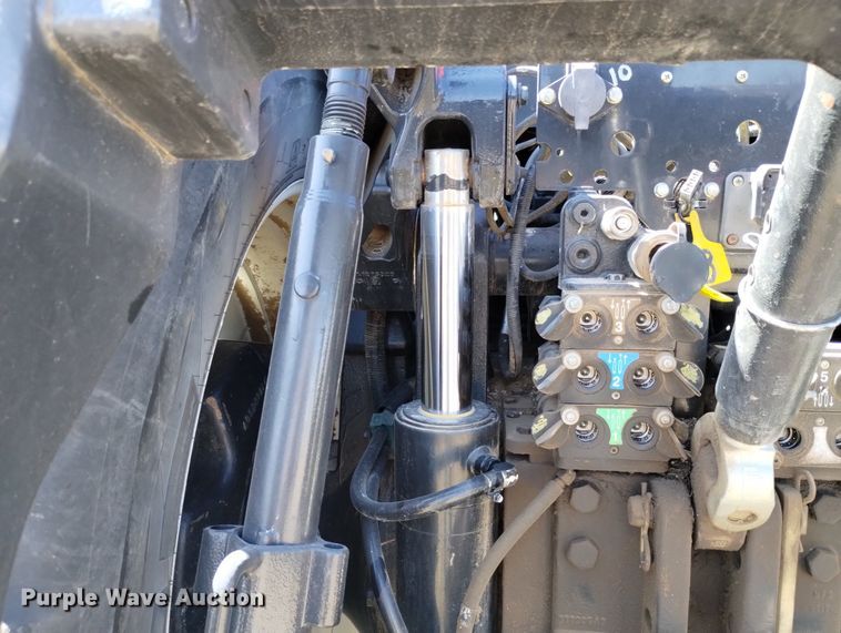 image for item DN6367 2015 New Holland T8.410  MFWD tractor