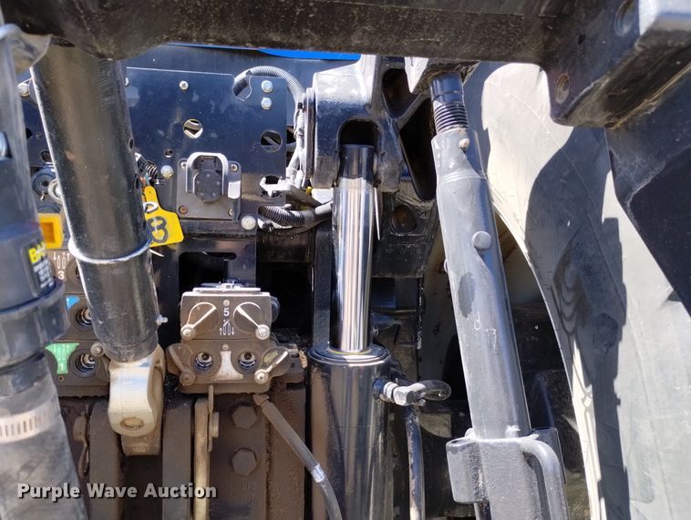 image for item DN6367 2015 New Holland T8.410  MFWD tractor