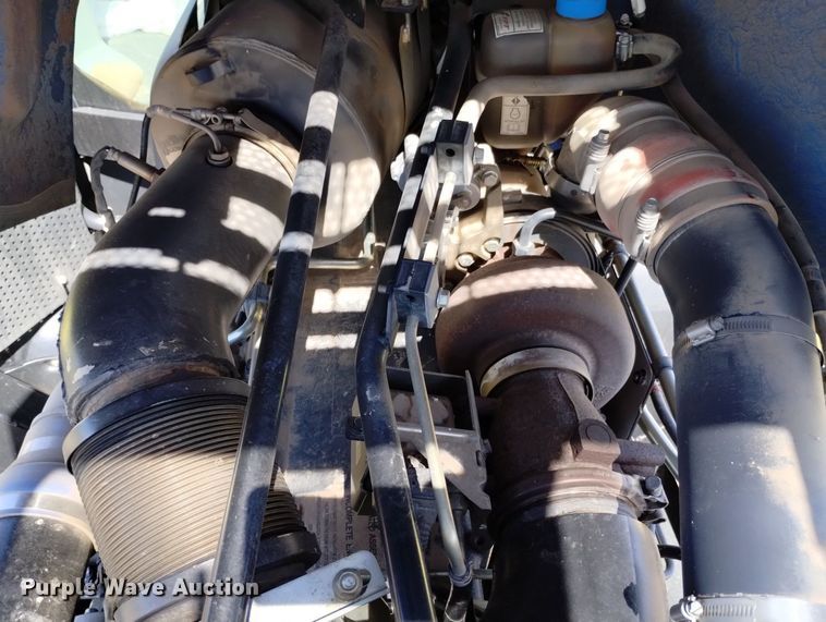 image for item DN6367 2015 New Holland T8.410  MFWD tractor