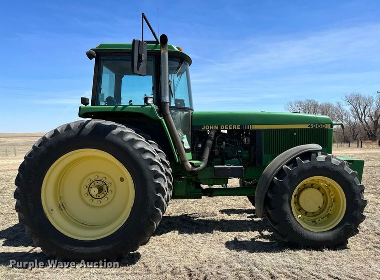 image for item DN6370 1992 John Deere 4960  MFWD tractor