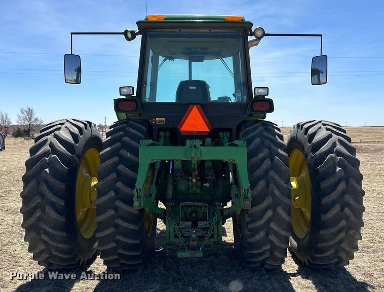 image for item DN6370 1992 John Deere 4960  MFWD tractor