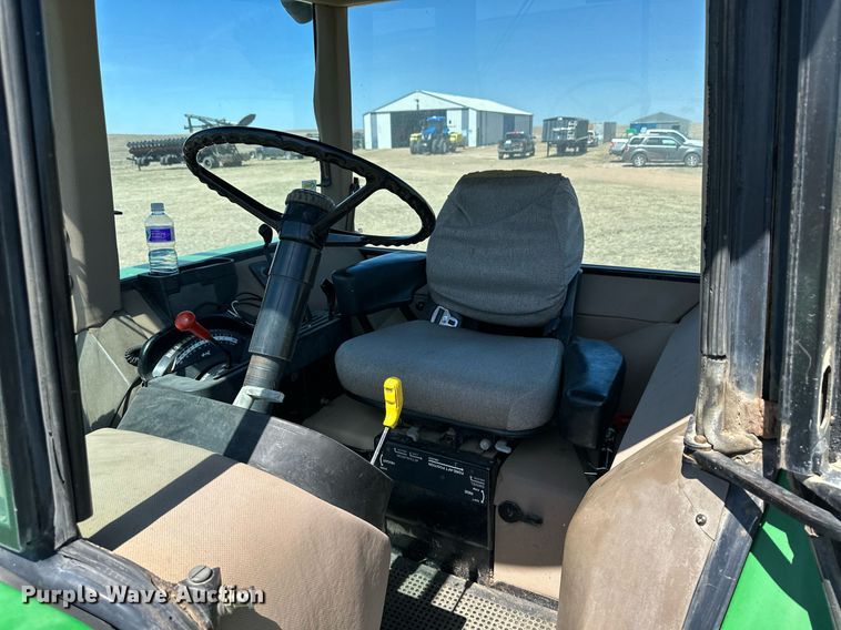 image for item DN6370 1992 John Deere 4960  MFWD tractor