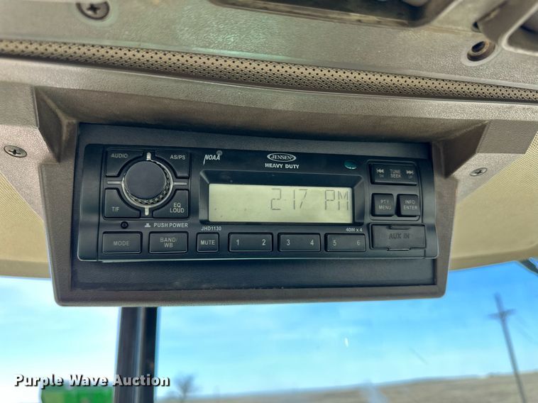 image for item DN6370 1992 John Deere 4960  MFWD tractor