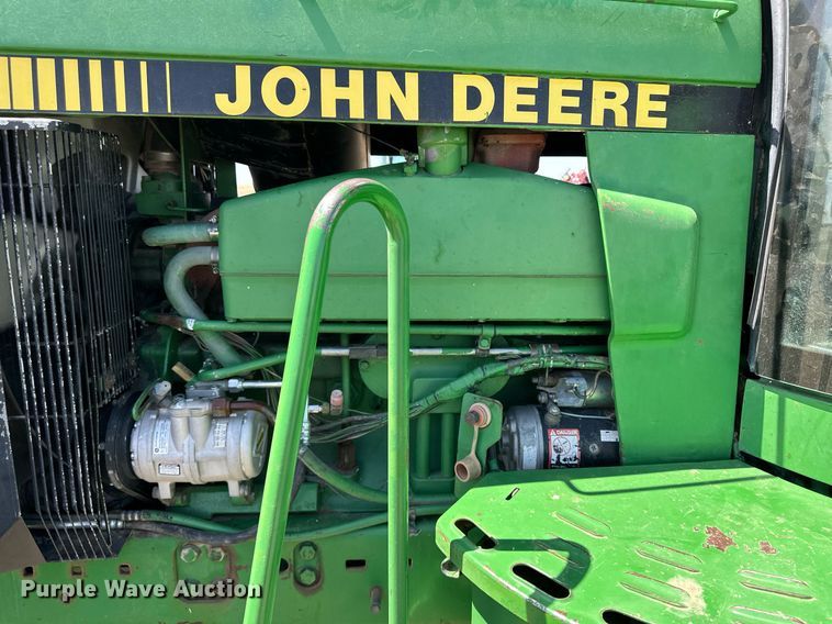 image for item DN6370 1992 John Deere 4960  MFWD tractor