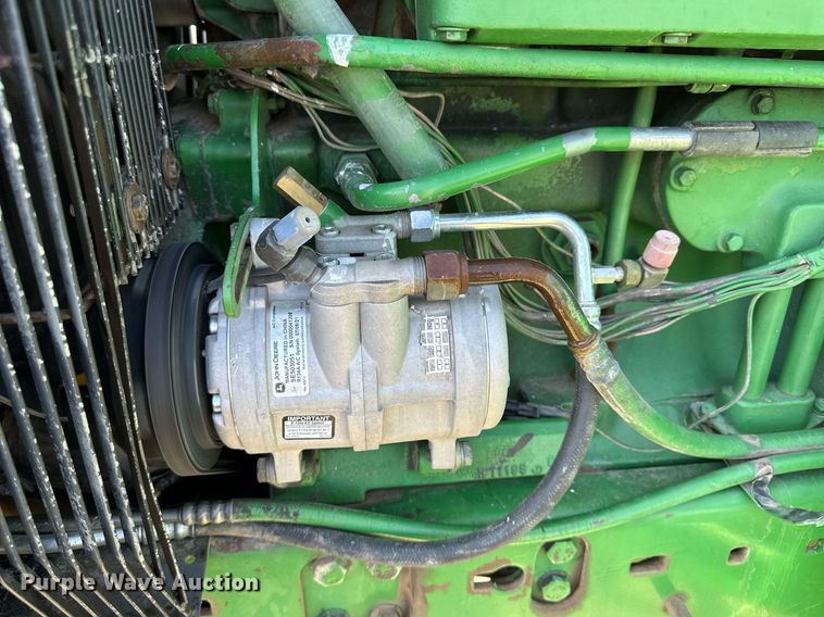 image for item DN6370 1992 John Deere 4960  MFWD tractor