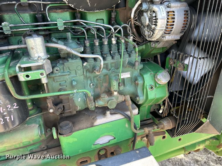 image for item DN6370 1992 John Deere 4960  MFWD tractor