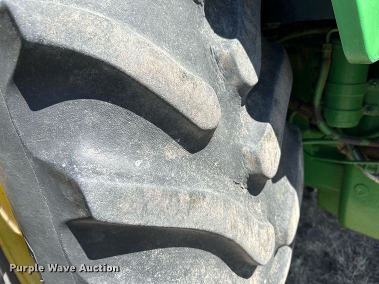 image for item DN6370 1992 John Deere 4960  MFWD tractor