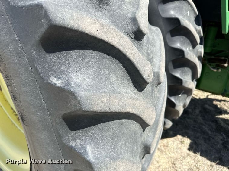 image for item DN6370 1992 John Deere 4960  MFWD tractor