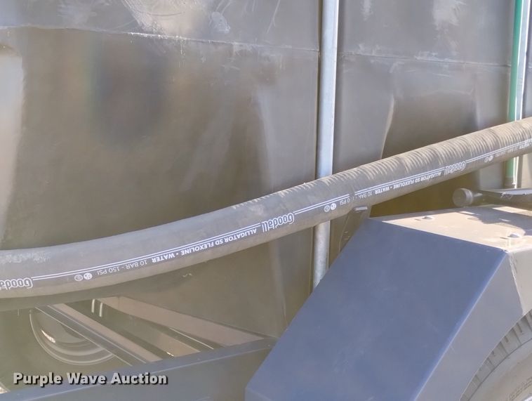 image for item DN6371 Ag Spray 1610  nurse tank trailer