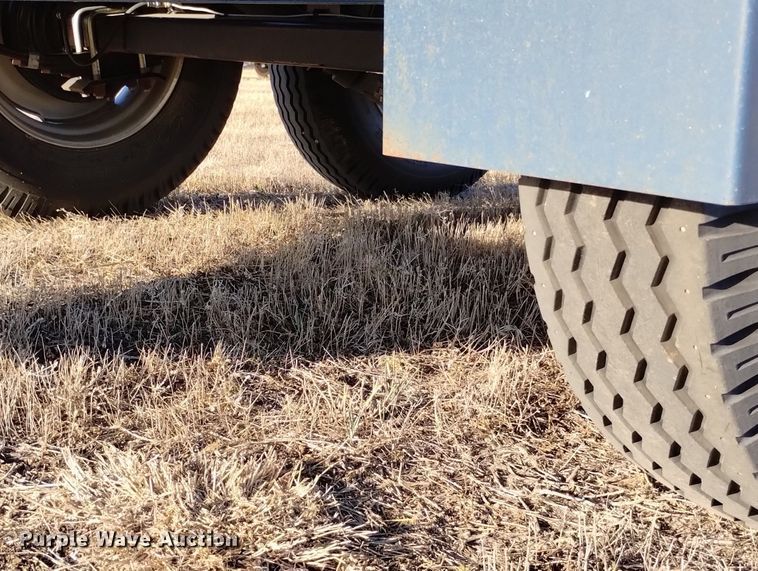 image for item DN6371 Ag Spray 1610  nurse tank trailer