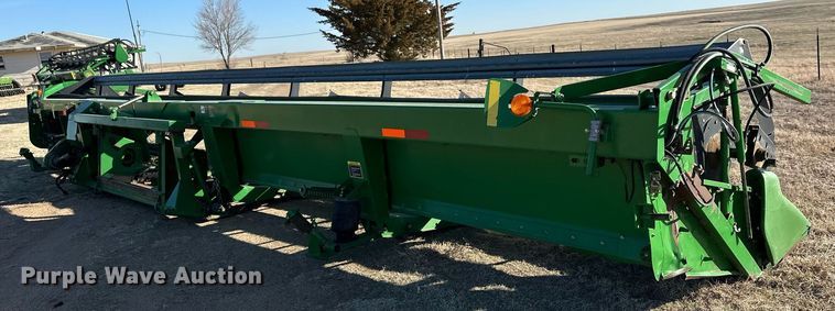 image for item DN6374 John Deere 936D  draper head