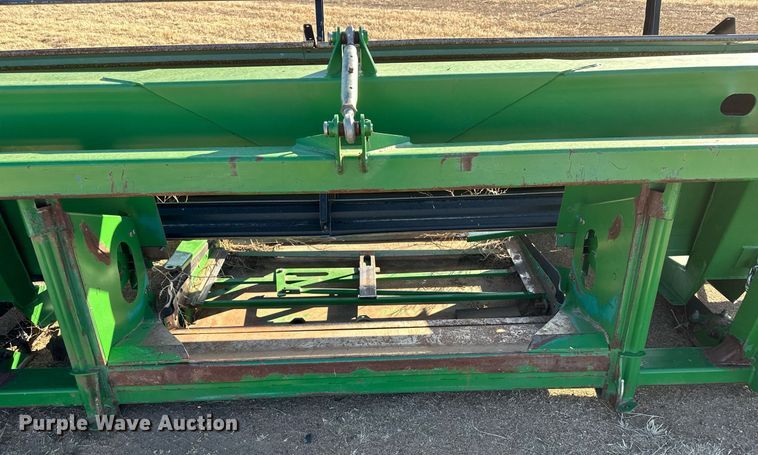 image for item DN6374 John Deere 936D  draper head