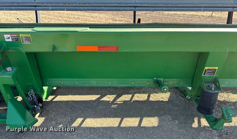 image for item DN6374 John Deere 936D  draper head