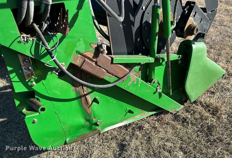 image for item DN6374 John Deere 936D  draper head