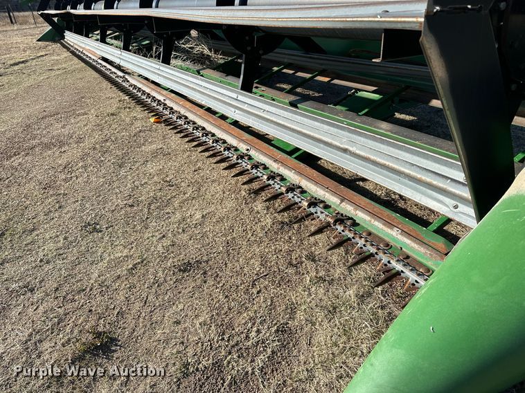 image for item DN6374 John Deere 936D  draper head