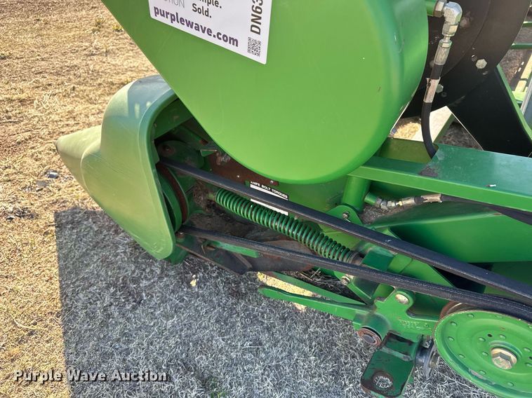 image for item DN6374 John Deere 936D  draper head