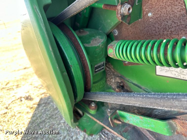 image for item DN6374 John Deere 936D  draper head