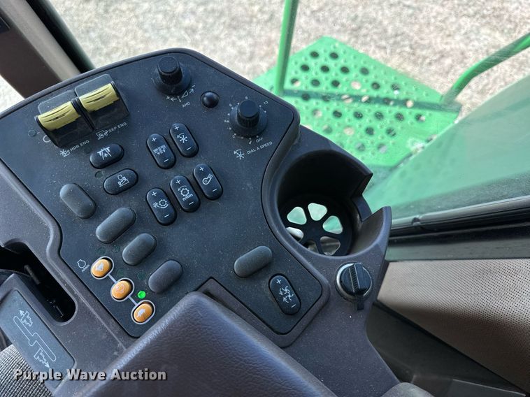 image for item DN6375 2001 John Deere 9750 STS  combine