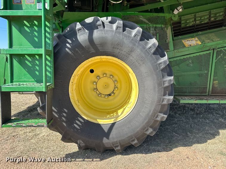 image for item DN6375 2001 John Deere 9750 STS  combine