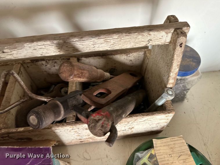 image for item DN6377 2007 Haulmark TS7X14DT2  enclosed cargo service trailer