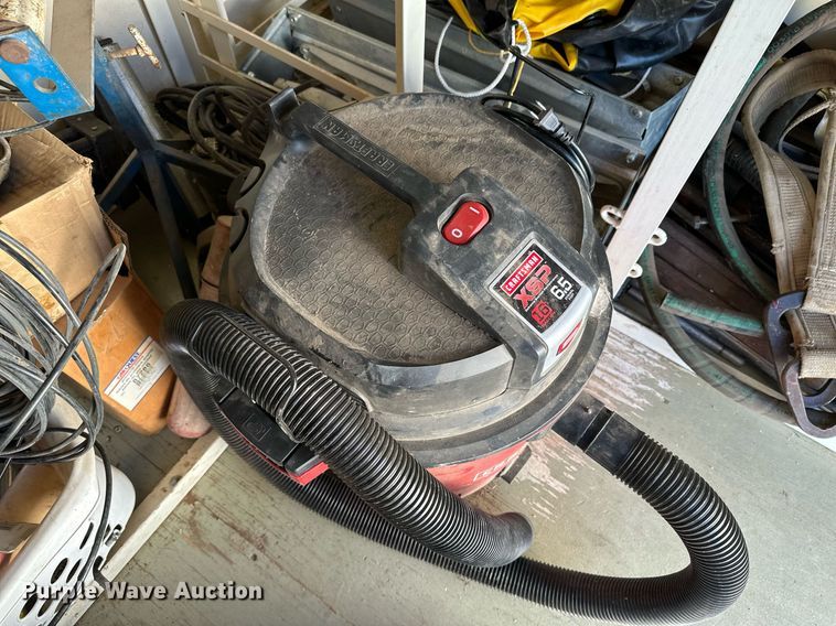 image for item DN6377 2007 Haulmark TS7X14DT2  enclosed cargo service trailer