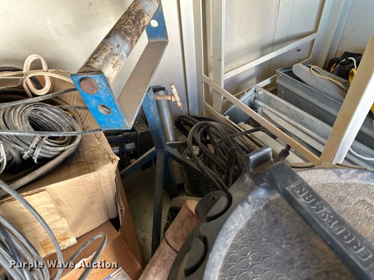 image for item DN6377 2007 Haulmark TS7X14DT2  enclosed cargo service trailer