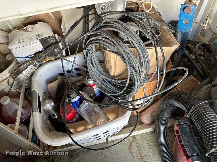 image for item DN6377 2007 Haulmark TS7X14DT2  enclosed cargo service trailer