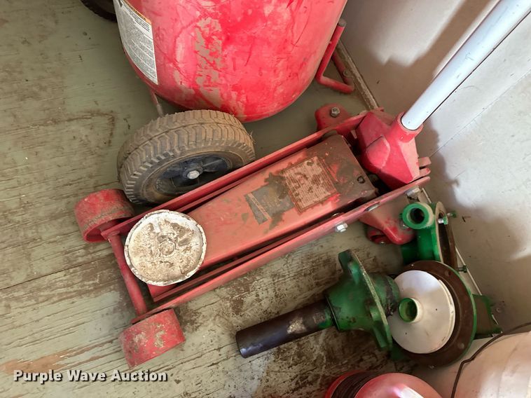 image for item DN6377 2007 Haulmark TS7X14DT2  enclosed cargo service trailer