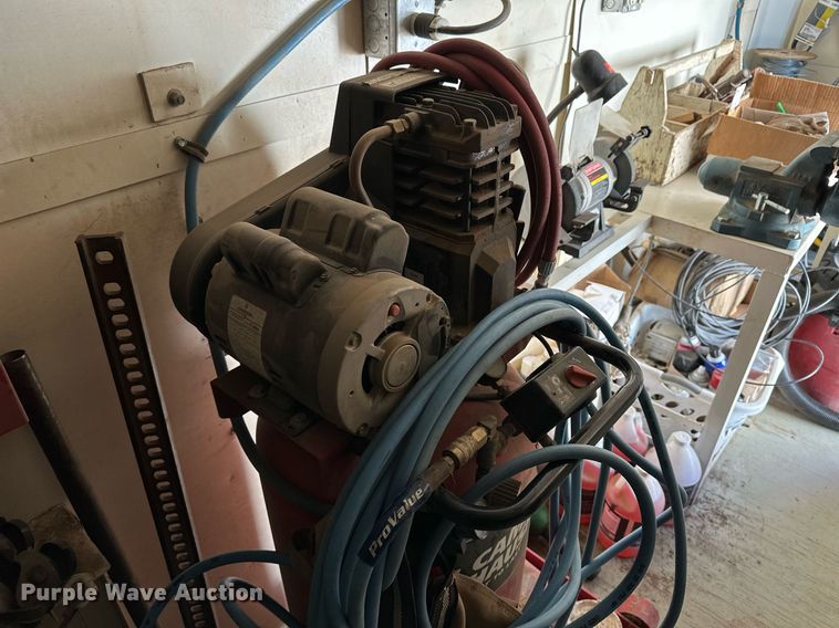 image for item DN6377 2007 Haulmark TS7X14DT2  enclosed cargo service trailer