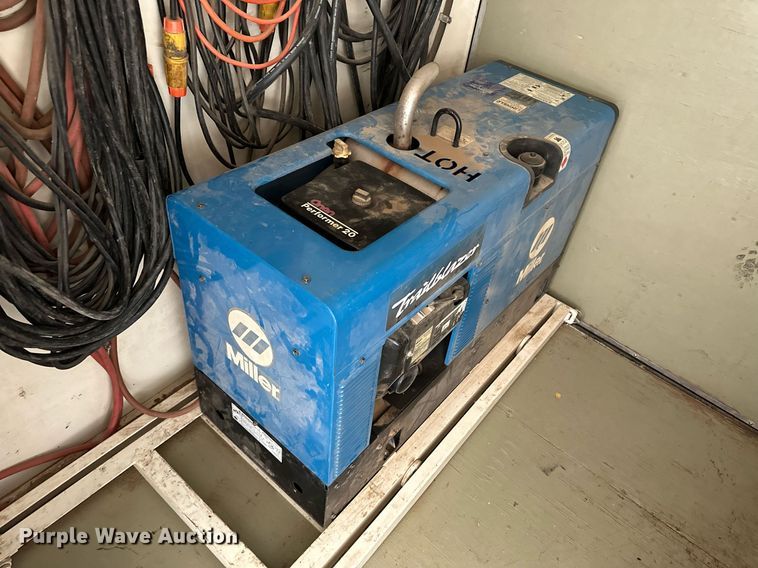 image for item DN6377 2007 Haulmark TS7X14DT2  enclosed cargo service trailer