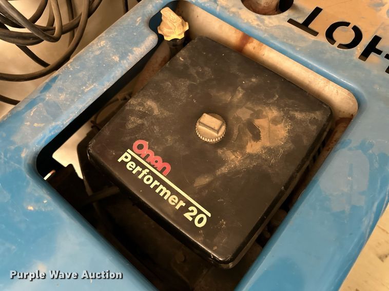 image for item DN6377 2007 Haulmark TS7X14DT2  enclosed cargo service trailer