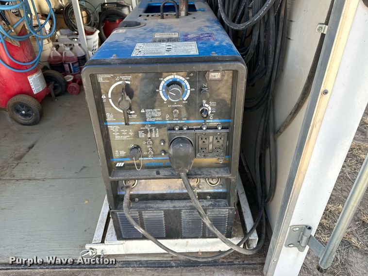 image for item DN6377 2007 Haulmark TS7X14DT2  enclosed cargo service trailer