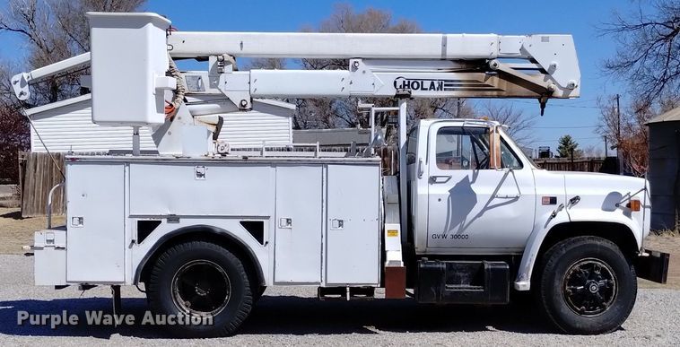 image for item DN6379 1989 GMC 7000  bucket truck