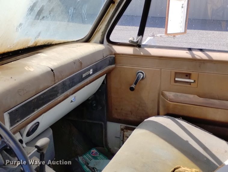 image for item DN6379 1989 GMC 7000  bucket truck