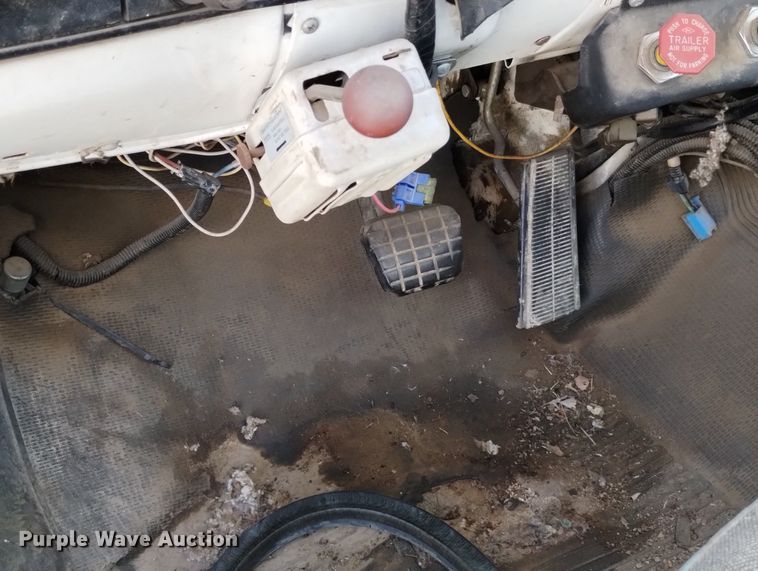 image for item DN6379 1989 GMC 7000  bucket truck